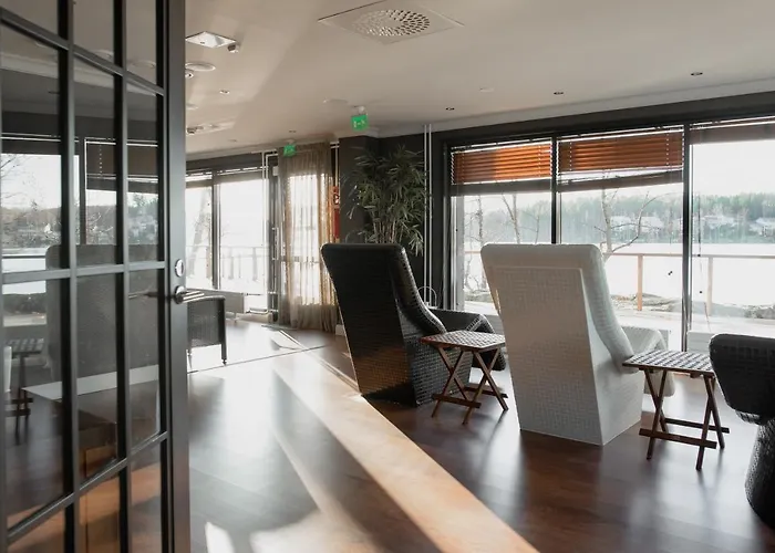 ホテル Kumpeli ヘイノラ